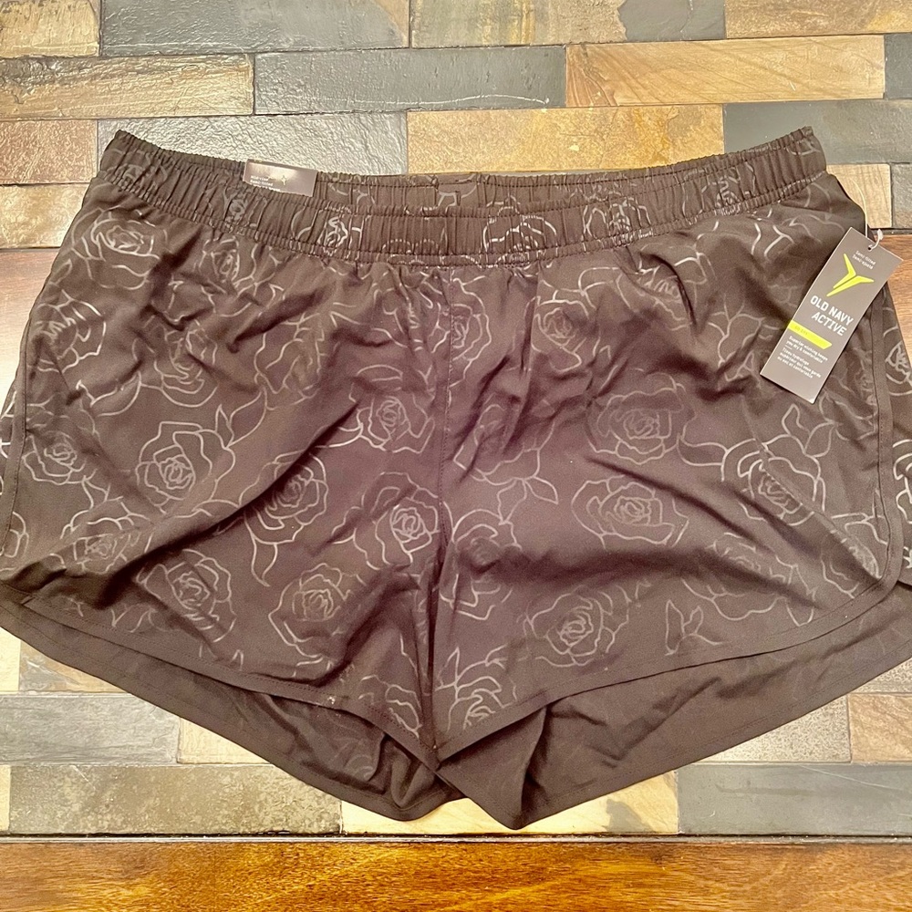 NWT Size Large athletic shorts old navy